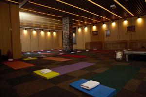 Празна зала за йога